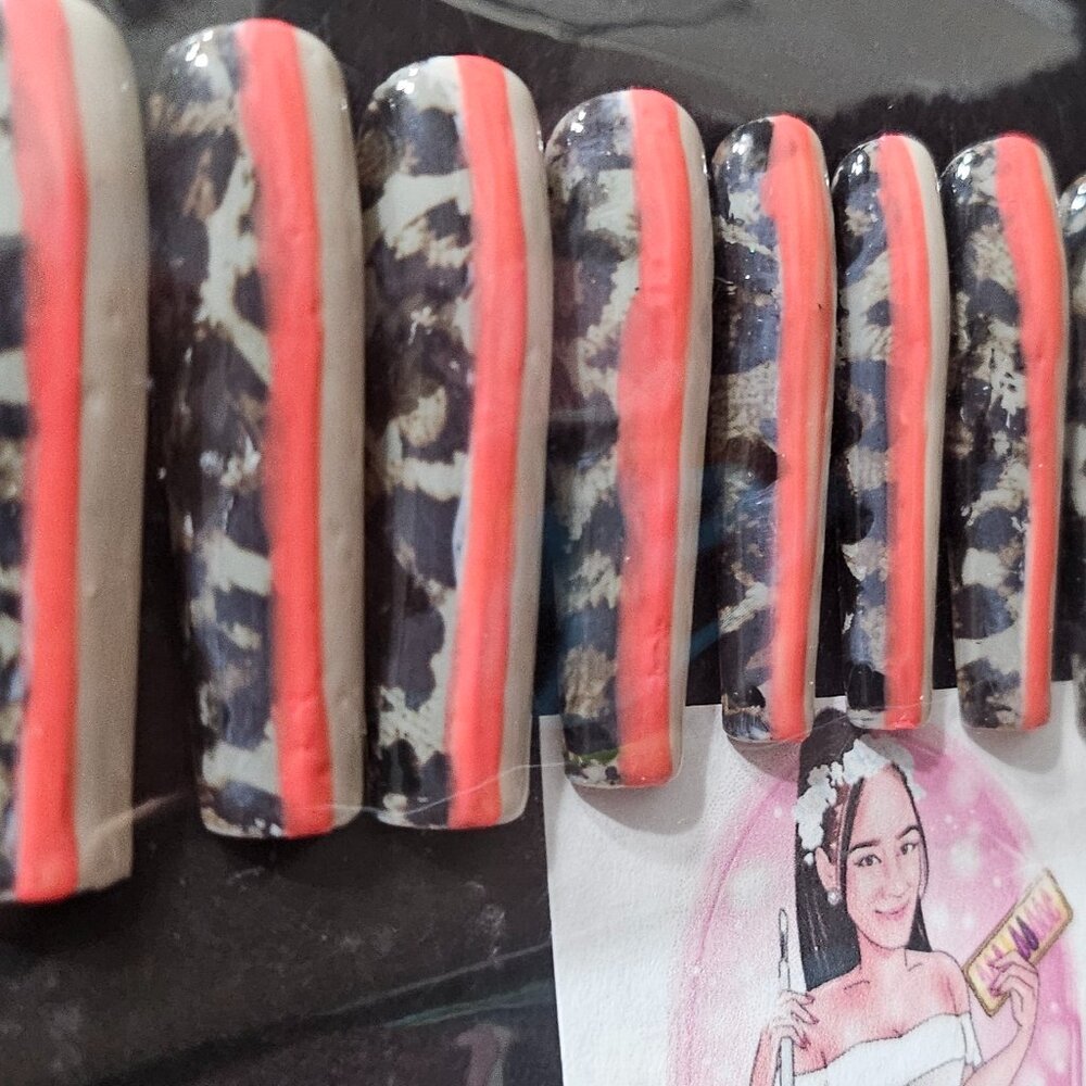 Cheetah print press on nails